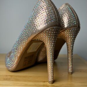 Qupid Heels Sparkly Stiletto Size 8 NWT Party Wedding Prom Rose Gold Rhinestone